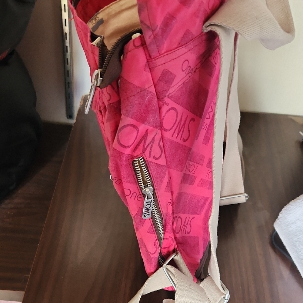 TOMS Reddush and Tan Backpack - Picture 4 of 6